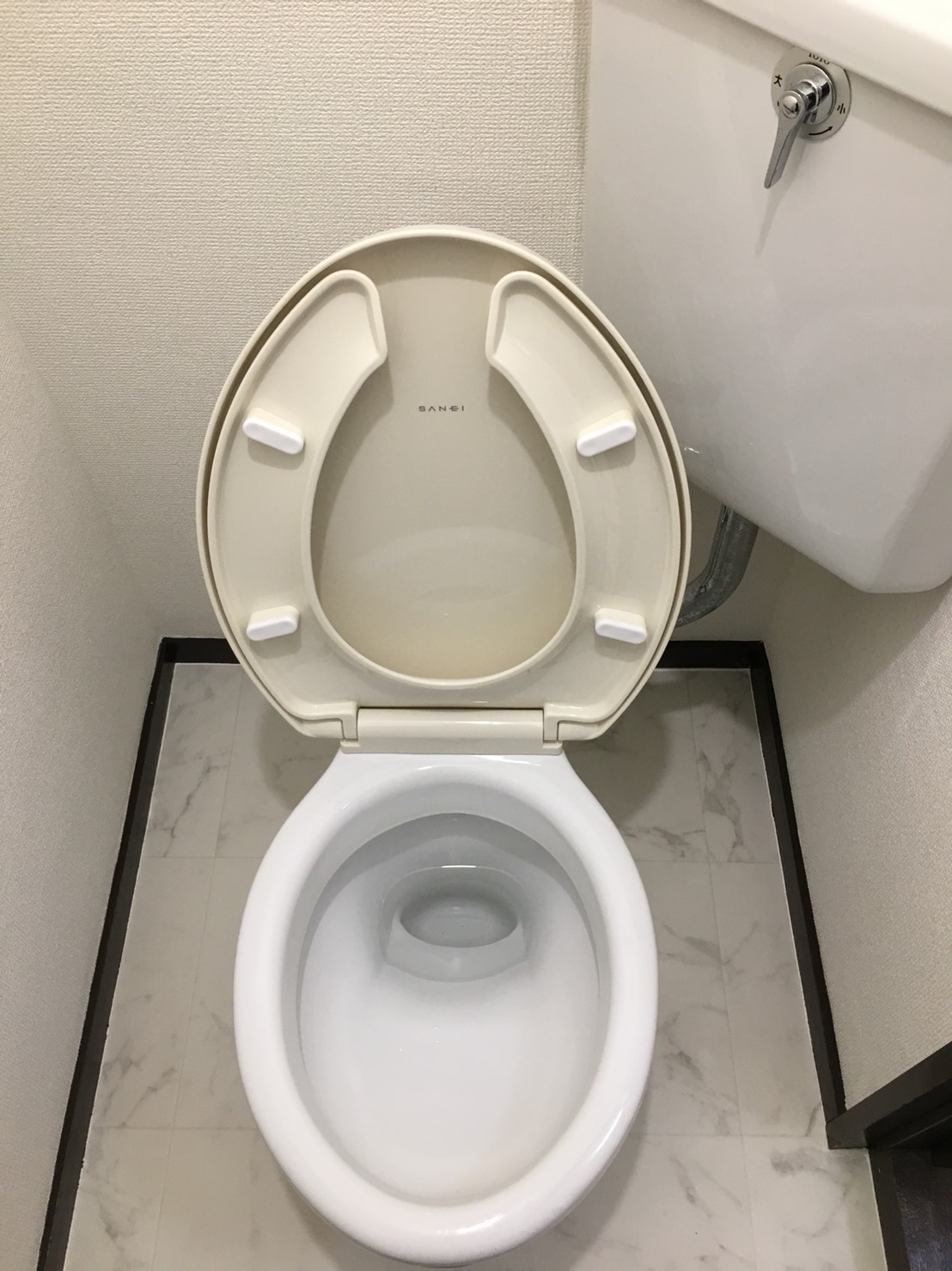 3月　兵庫県・伊丹市　トイレ清掃ハウスクリーニングトイレをきれいなまま使い続けるためにも、ぜひプロのおそうじプラスにお任せください！