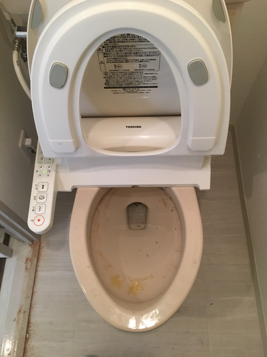 トイレ清掃　4月＞兵庫県・伊丹市　トイレ清掃ハウスクリーニングトイレをきれいなまま使い続けるためにも、ぜひプロのおそうじプラスにお任せください！